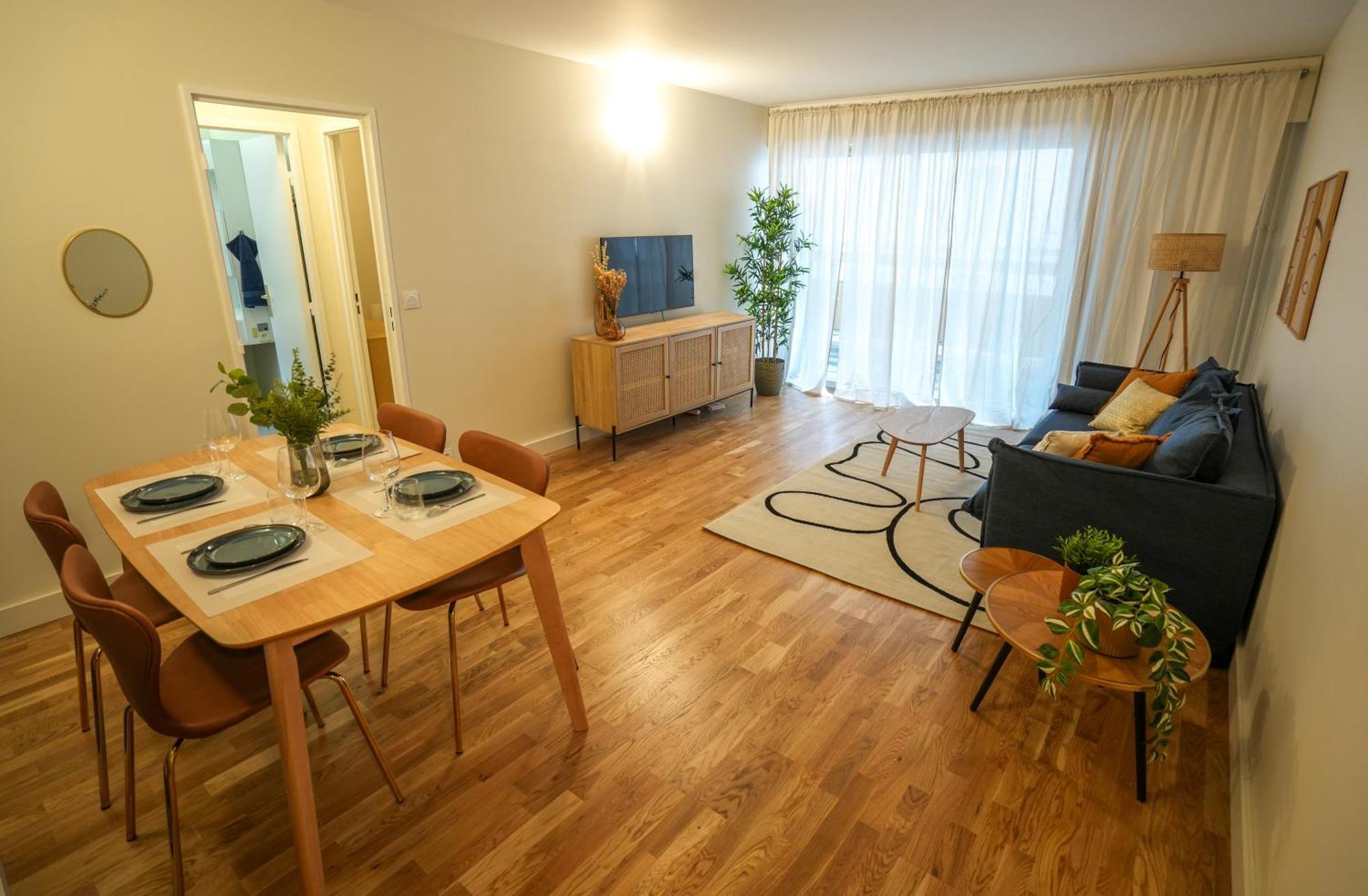 Apartment 15